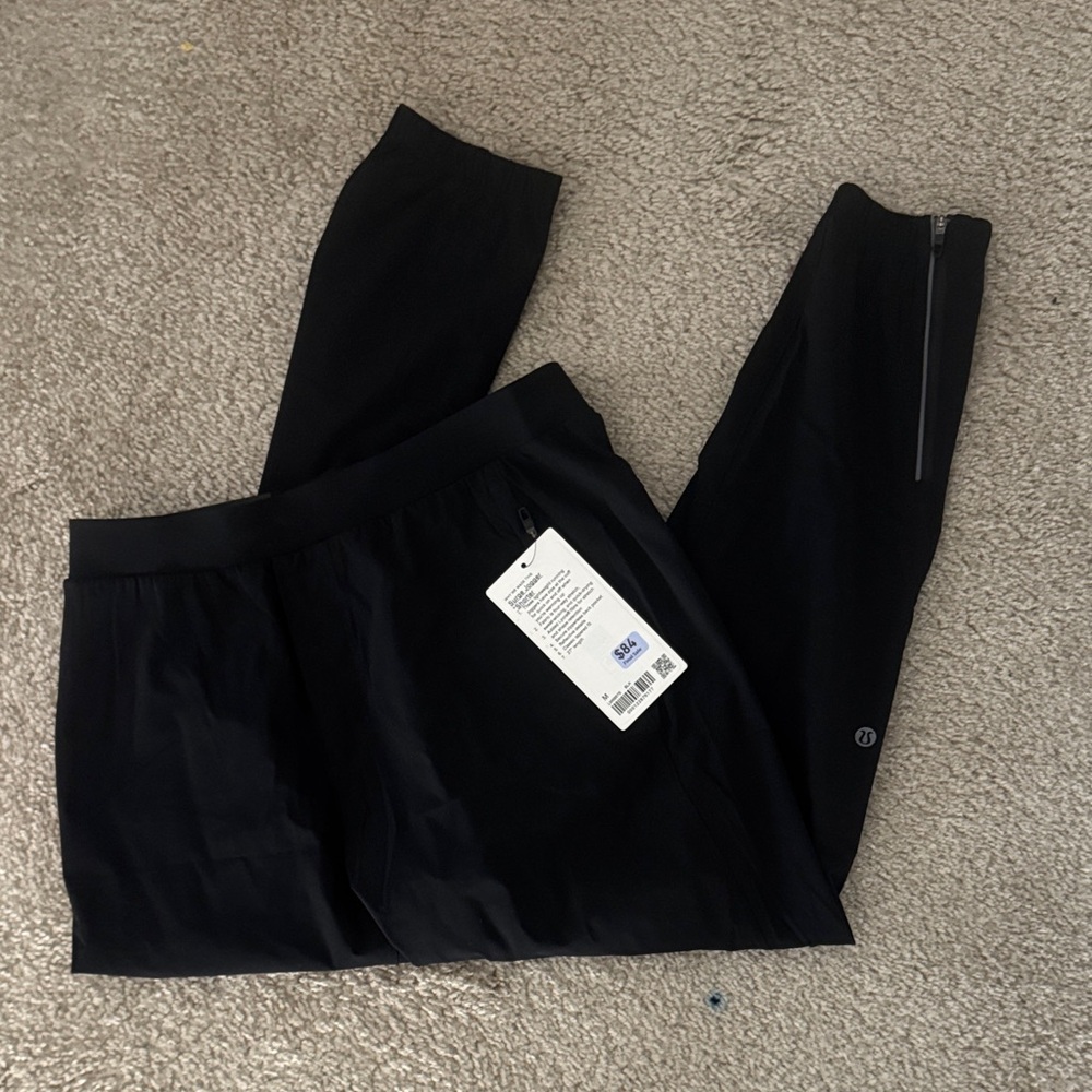 Lululemon NWT mens joggers